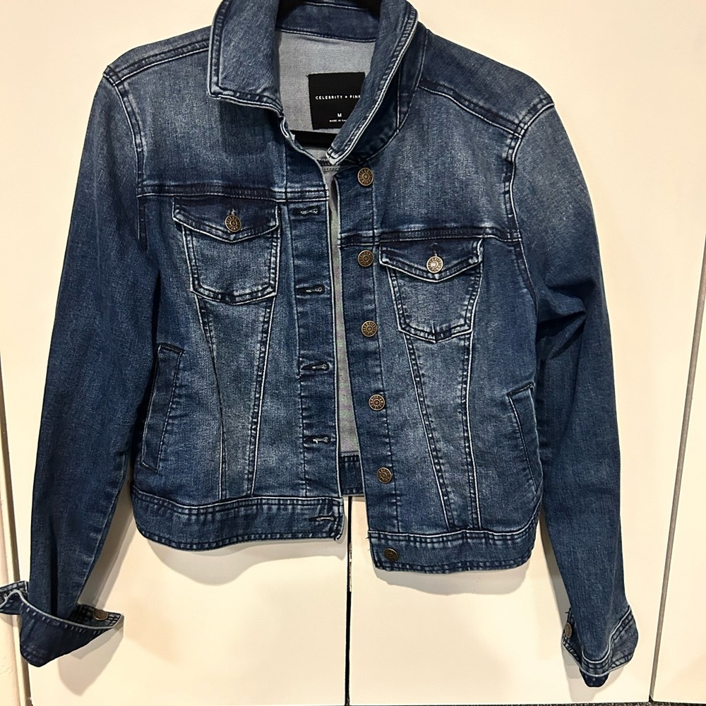 Never worn comfy jeans jacket from celebrity pink size medium!